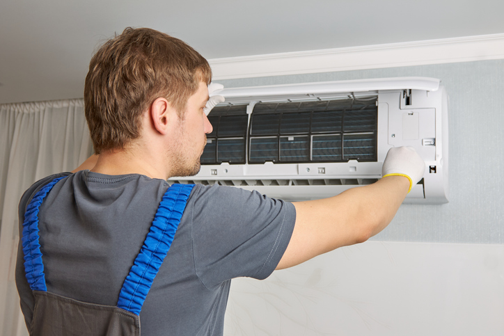 When to Call a Professional for Air Conditioning Repair